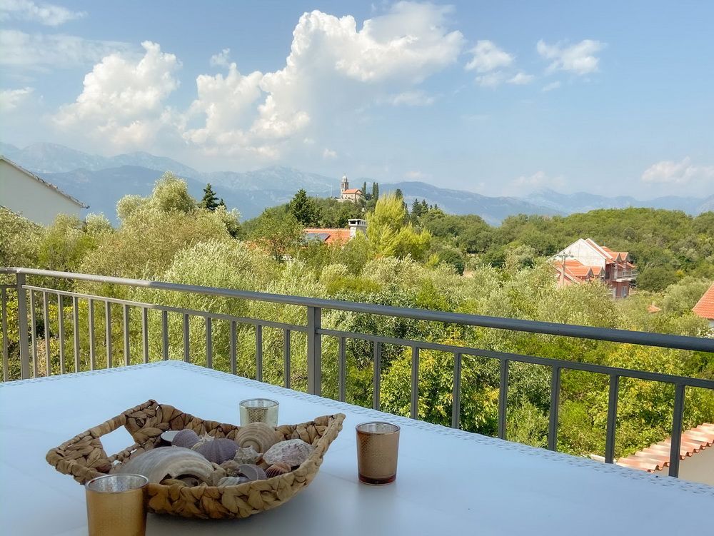 Dve prelepe kuće sa bazenom,Lustica (Tivat) - Amfora Real Estate