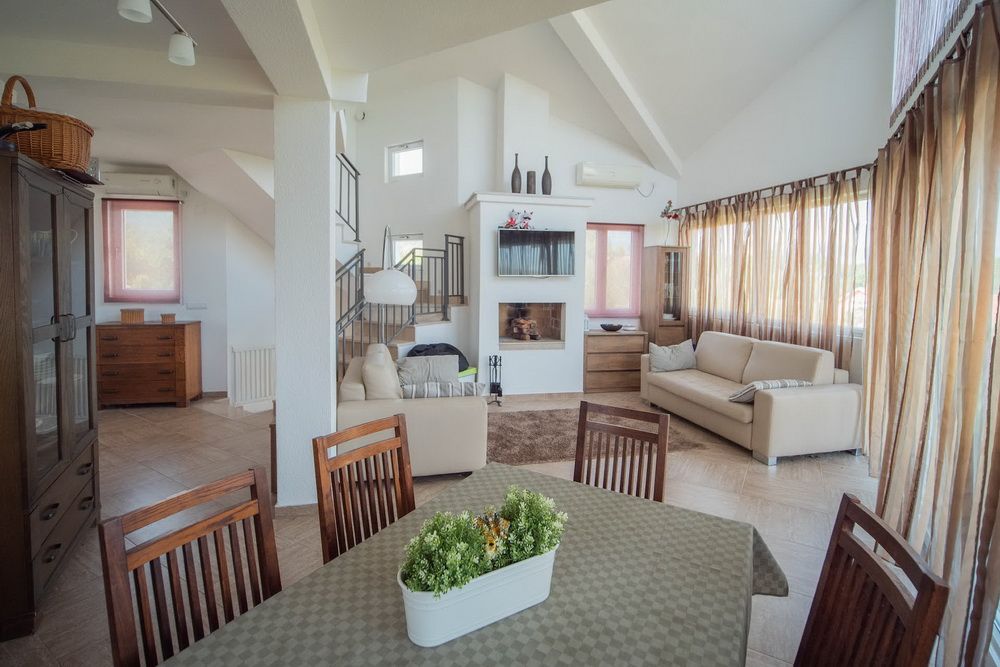 Dve prelepe kuće sa bazenom,Lustica (Tivat) - Amfora Real Estate