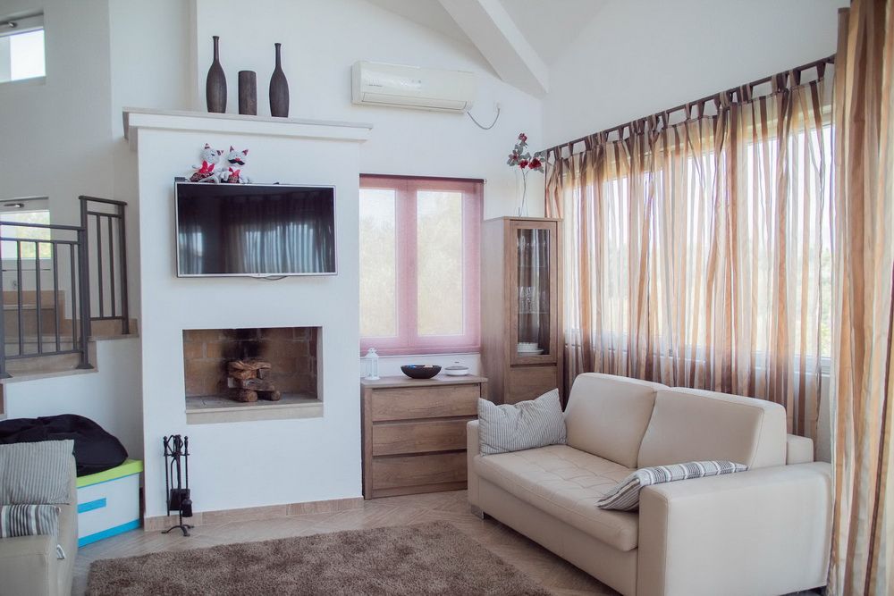 Dve prelepe kuće sa bazenom,Lustica (Tivat) - Amfora Real Estate