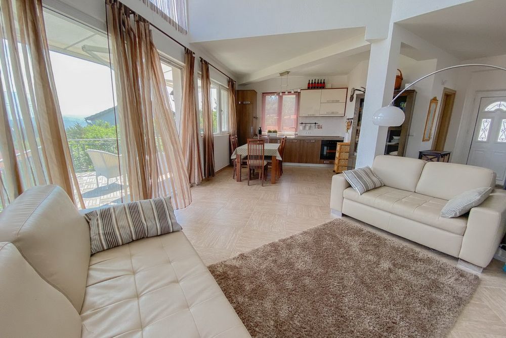 Dve prelepe kuće sa bazenom,Lustica (Tivat) - Amfora Real Estate