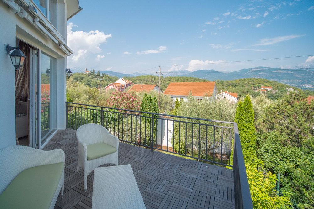 Dve prelepe kuće sa bazenom,Lustica (Tivat) - Amfora Real Estate