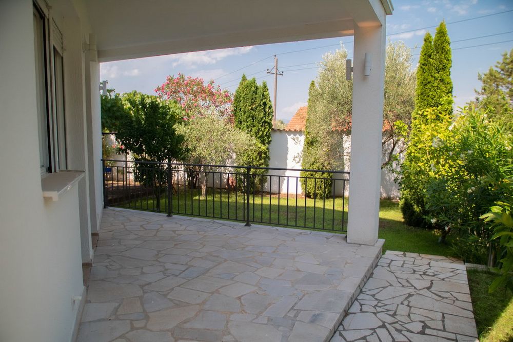 Dve prelepe kuće sa bazenom,Lustica (Tivat) - Amfora Real Estate