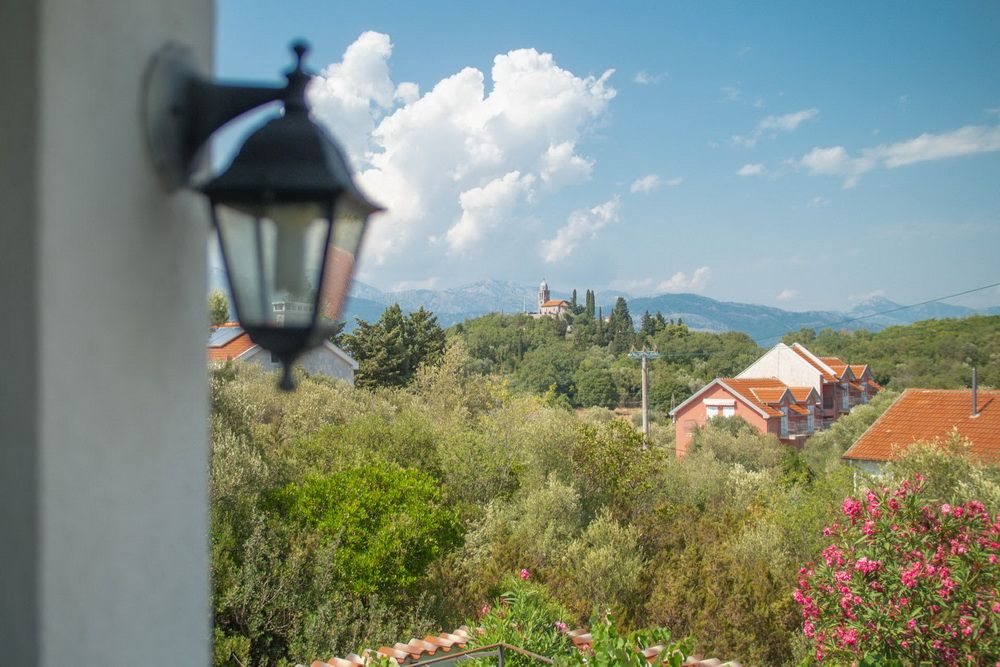 Dve prelepe kuće sa bazenom,Lustica (Tivat) - Amfora Real Estate