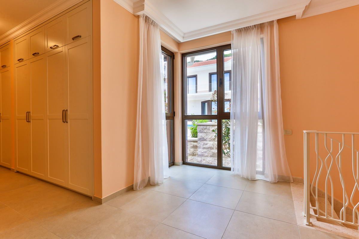 Nova vila s bazenom i panoramskim pogledom Tivat-Kava. - Amfora Real Estate