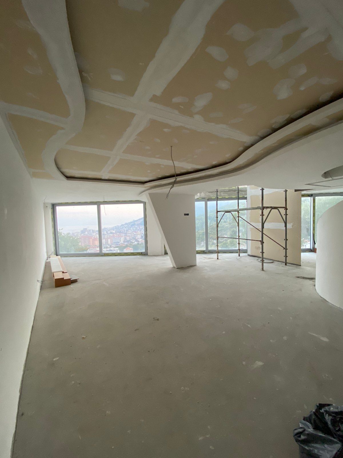 Nova kuća  sa prelepim panoramnskim pogledom na grad i more.Maine-Budva - Amfora Real Estate