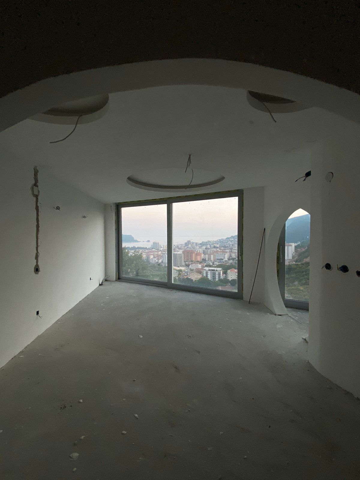 Nova kuća  sa prelepim panoramnskim pogledom na grad i more.Maine-Budva - Amfora Real Estate