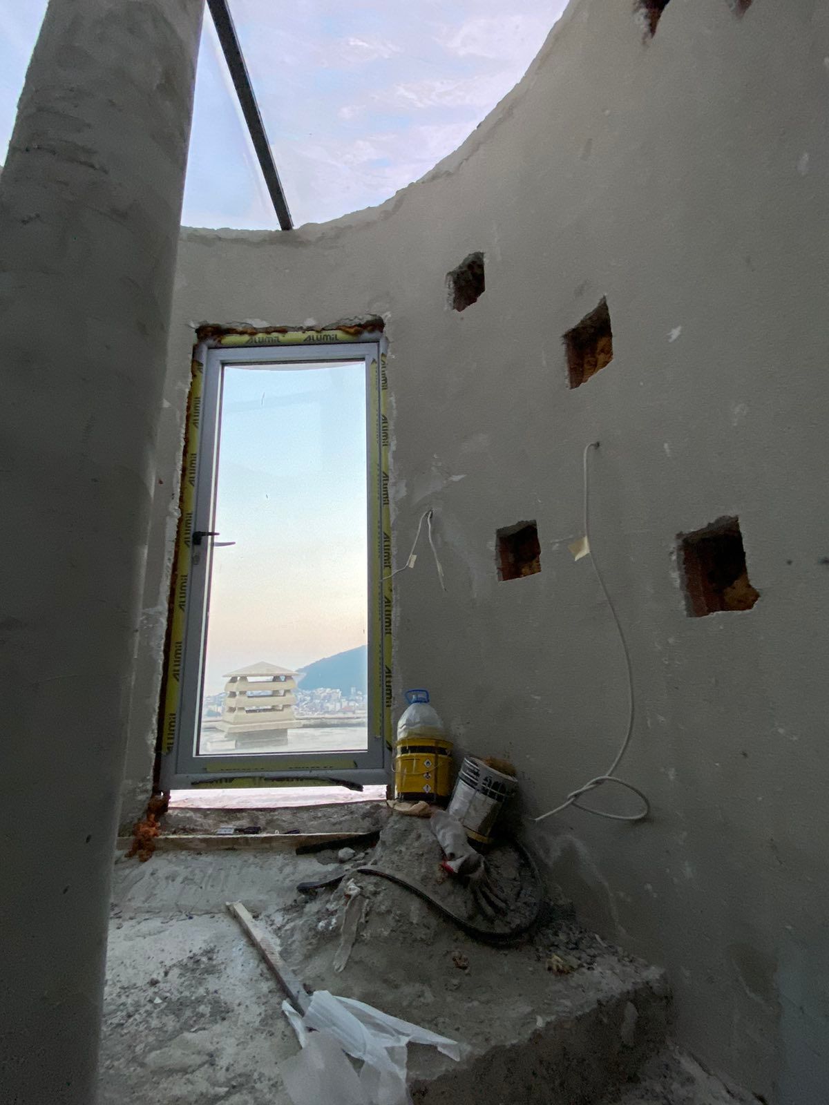 Nova kuća  sa prelepim panoramnskim pogledom na grad i more.Maine-Budva - Amfora Real Estate