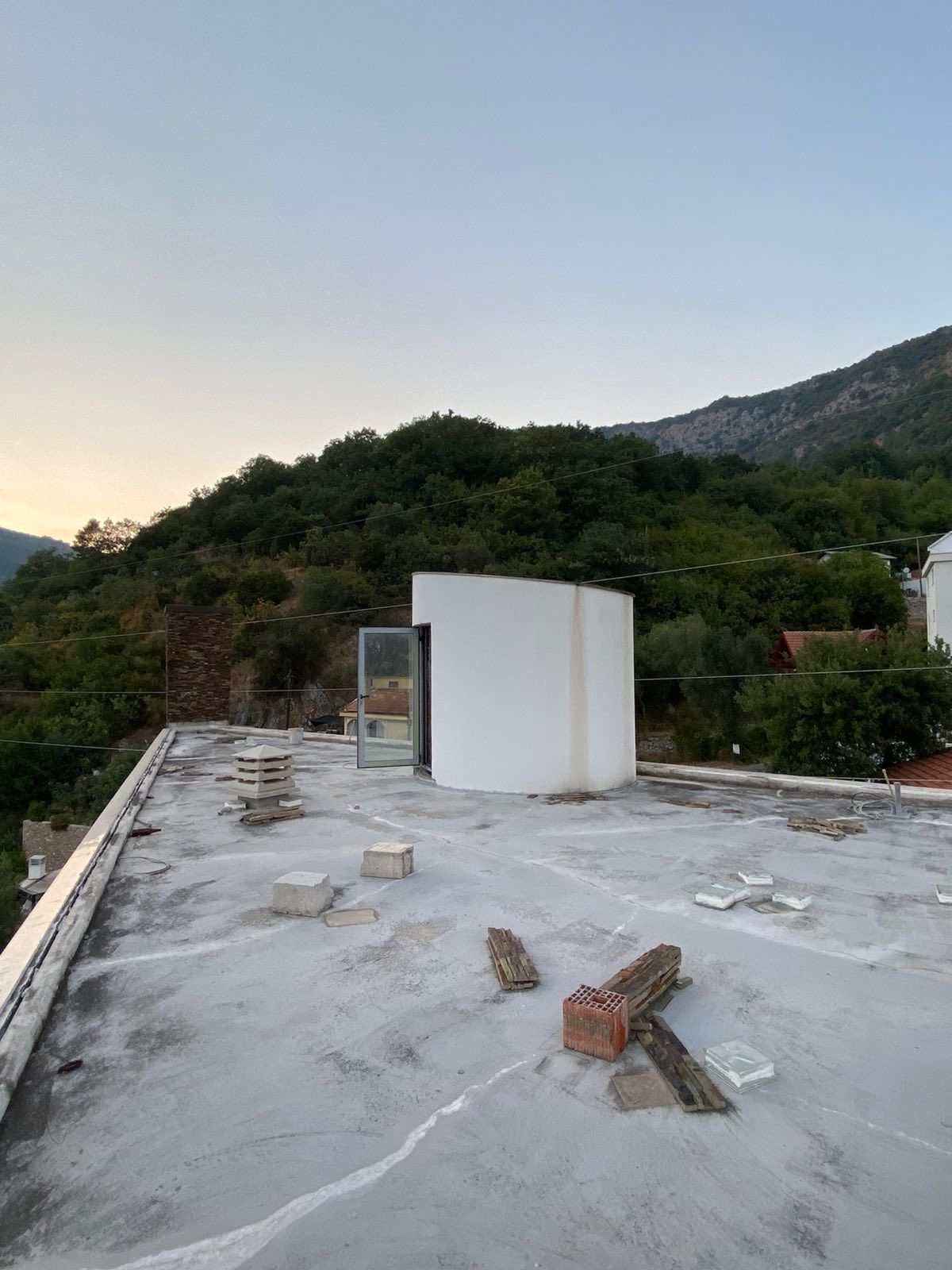 Nova kuća  sa prelepim panoramnskim pogledom na grad i more.Maine-Budva - Amfora Real Estate