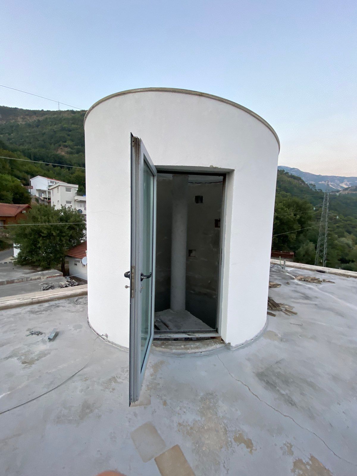 Nova kuća  sa prelepim panoramnskim pogledom na grad i more.Maine-Budva - Amfora Real Estate