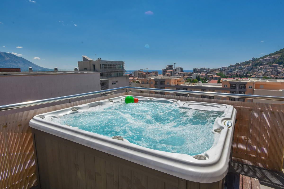 Trosoban penthouse 179m2 sa pogledom na more.(Mogućnost plaćanja u Rusiji,kriptovalutama i rubljama) - Amfora Real Estate