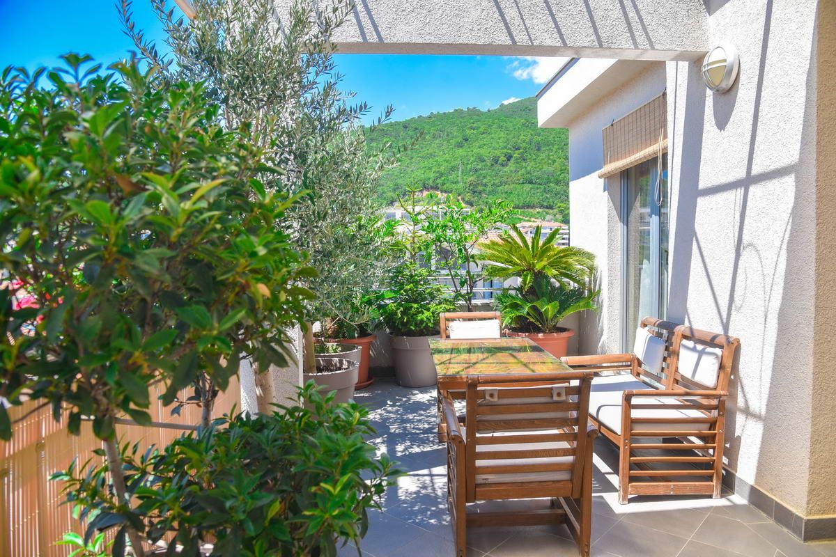 Trosoban penthouse 179m2 sa pogledom na more.(Mogućnost plaćanja u Rusiji,kriptovalutama i rubljama) - Amfora Real Estate