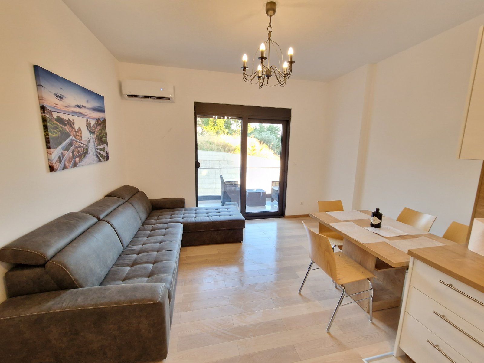 Apartman Layla (Stan na dan) - Amfora Real Estate