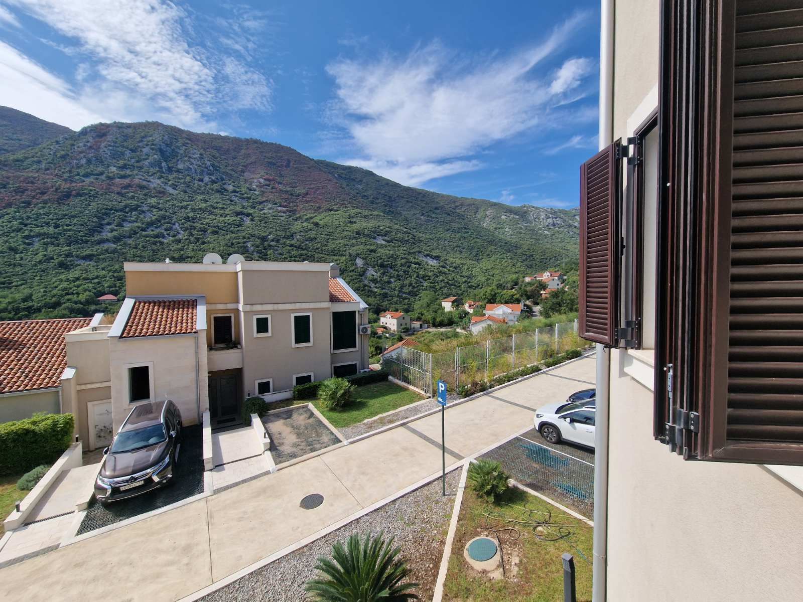 Dvosoban stan sa pogledom na more, površine 83m2, u ekskluzivnom  kompleksu Lavender Bay, Kotor(Morinje) - Amfora Real Estate