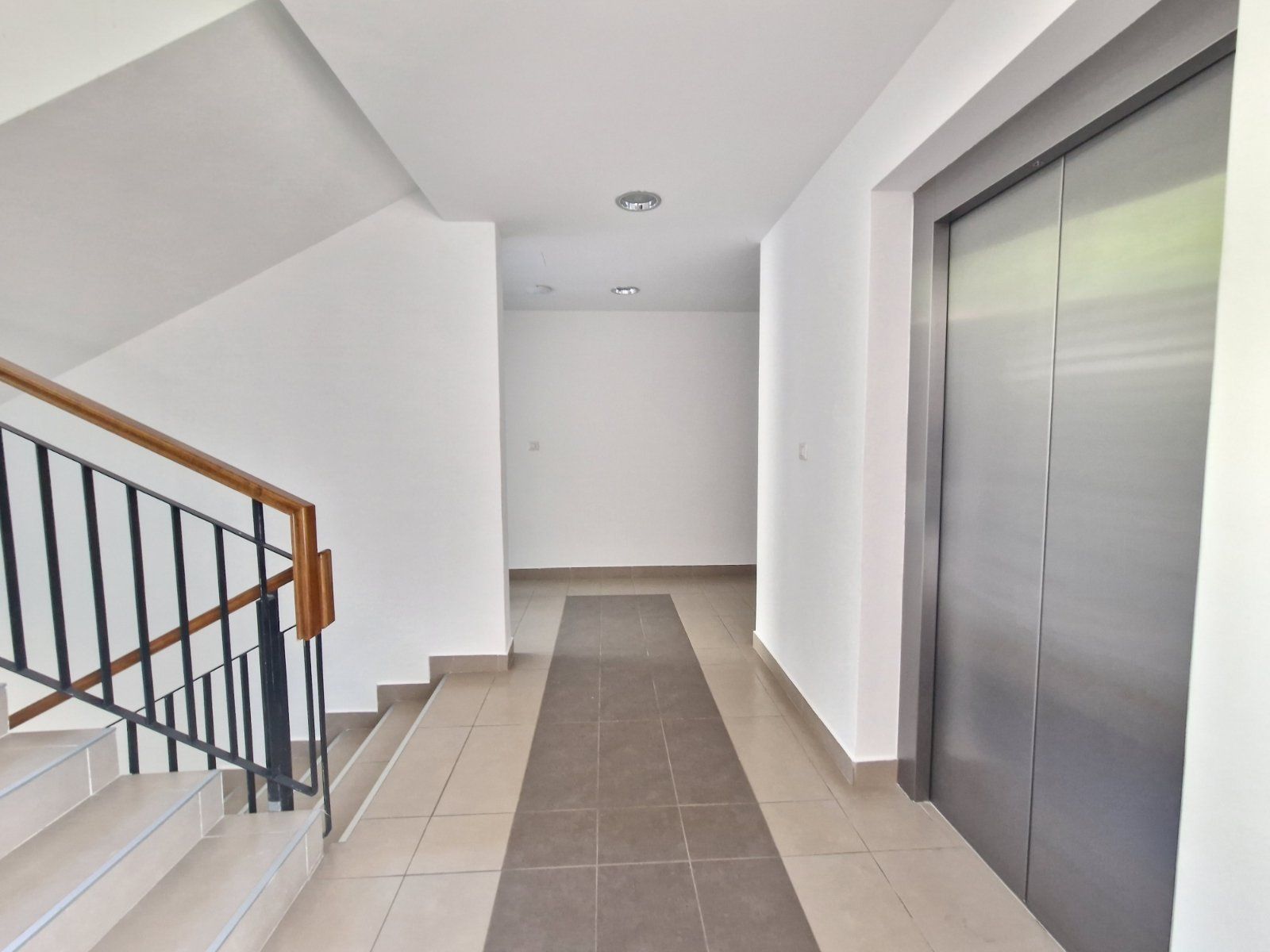 Dvosoban stan sa pogledom na more, površine 83m2, u ekskluzivnom  kompleksu Lavender Bay, Kotor(Morinje) - Amfora Real Estate