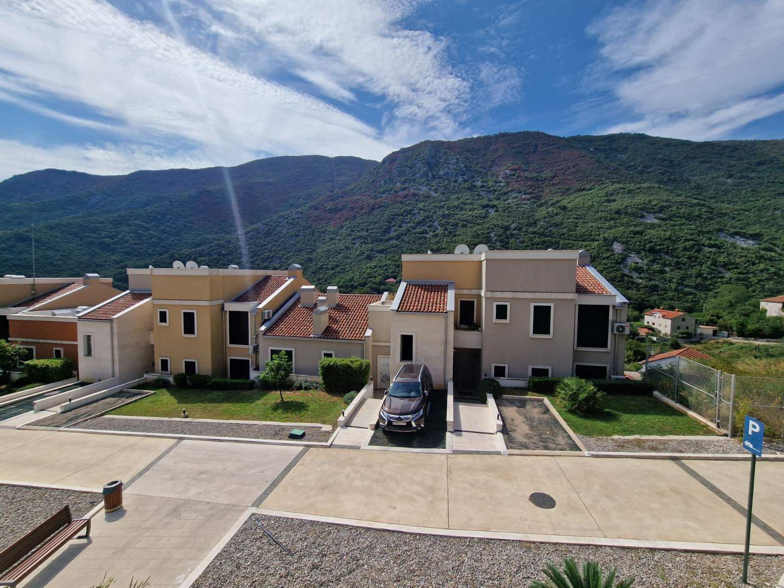 Dvosoban stan sa pogledom na more, površine 83m2, u ekskluzivnom  kompleksu Lavender Bay, Kotor(Morinje) - Amfora Real Estate