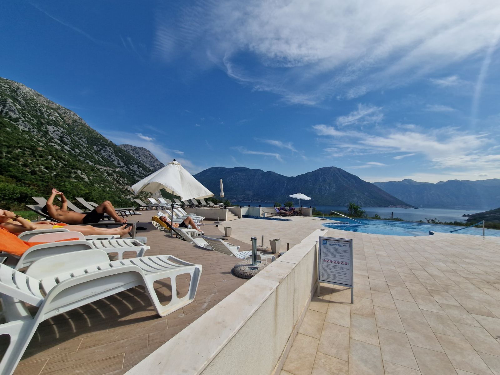 Dvosoban stan sa pogledom na more, površine 83m2, u ekskluzivnom  kompleksu Lavender Bay, Kotor(Morinje) - Amfora Real Estate