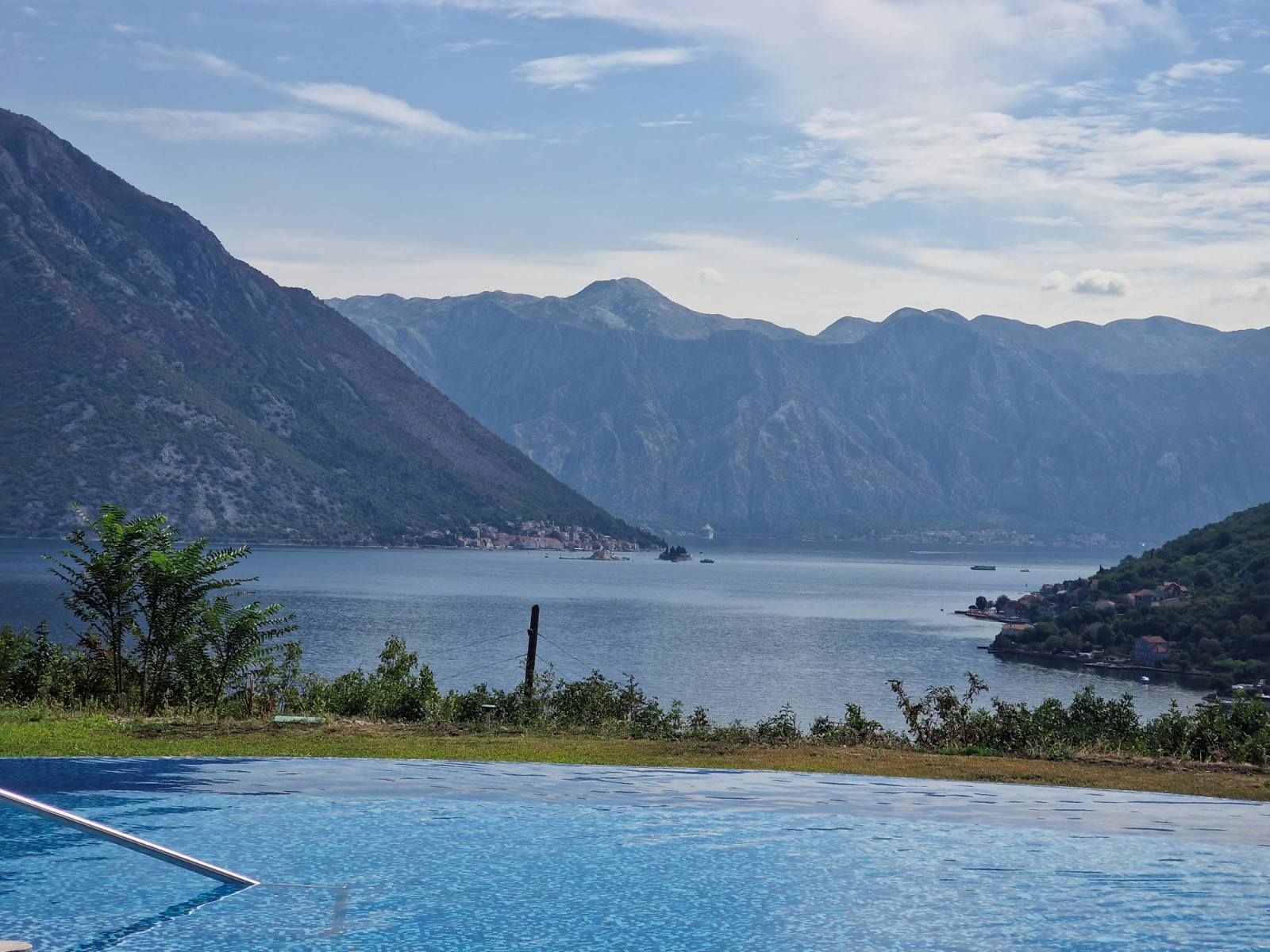 Dvosoban stan sa pogledom na more, površine 83m2, u ekskluzivnom  kompleksu Lavender Bay, Kotor(Morinje) - Amfora Real Estate