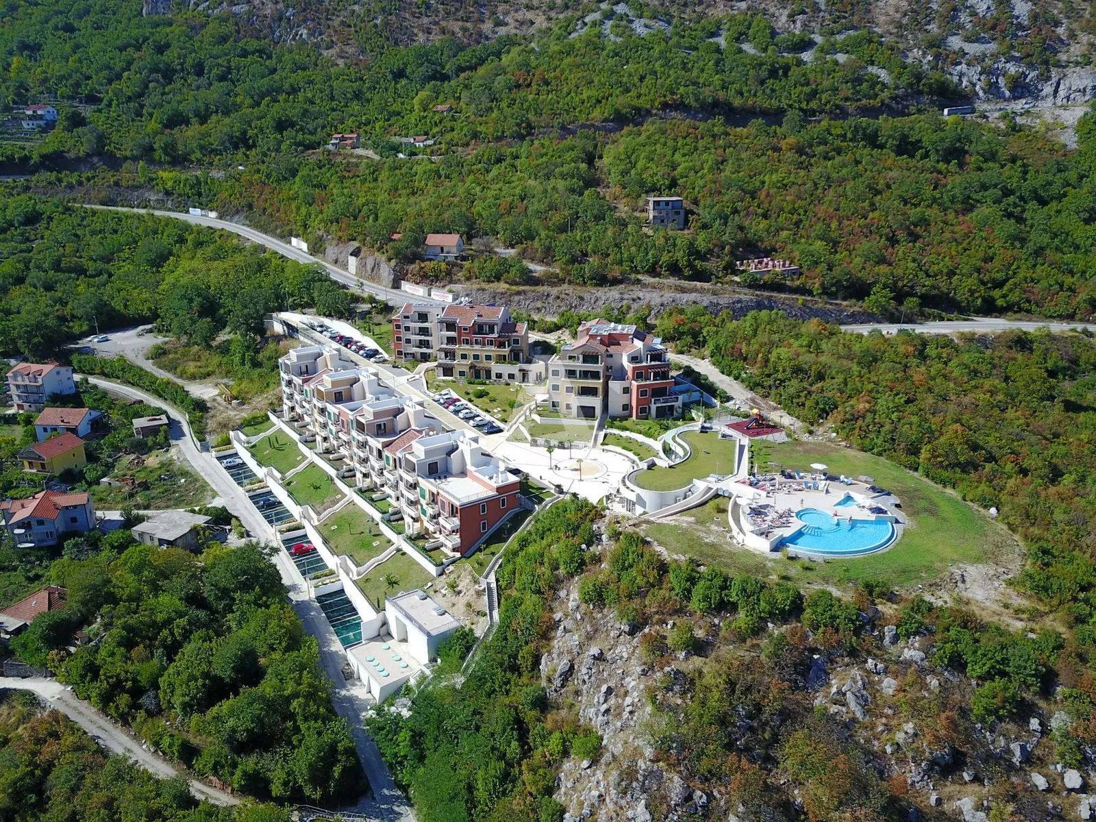 amforaproperty.com/Dvosoban stan sa pogledom na more, površine 83m2, u ekskluzivnom  kompleksu Lavender Bay, Kotor(Morinje)