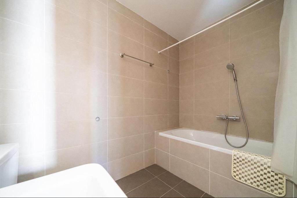 amforaproperty.com/Dvosoban stan  površine 84m2 plus zelena terasa gratis u ekskluzivnom  kompleksu Lavender Bay, Kotor(Morinje)