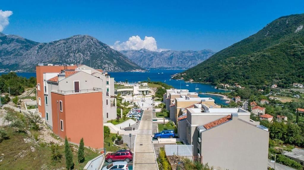 amforaproperty.com/Dvosoban stan  površine 84m2 plus zelena terasa gratis u ekskluzivnom  kompleksu Lavender Bay, Kotor(Morinje)