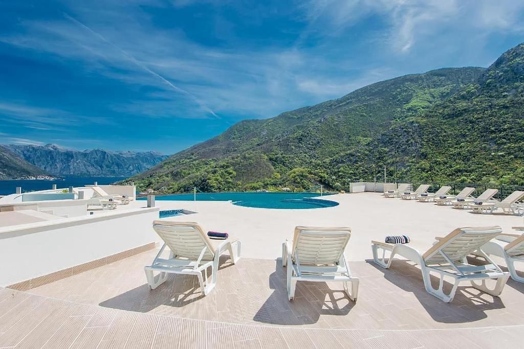 amforaproperty.com/Dvosoban stan  površine 84m2 plus zelena terasa gratis u ekskluzivnom  kompleksu Lavender Bay, Kotor(Morinje)