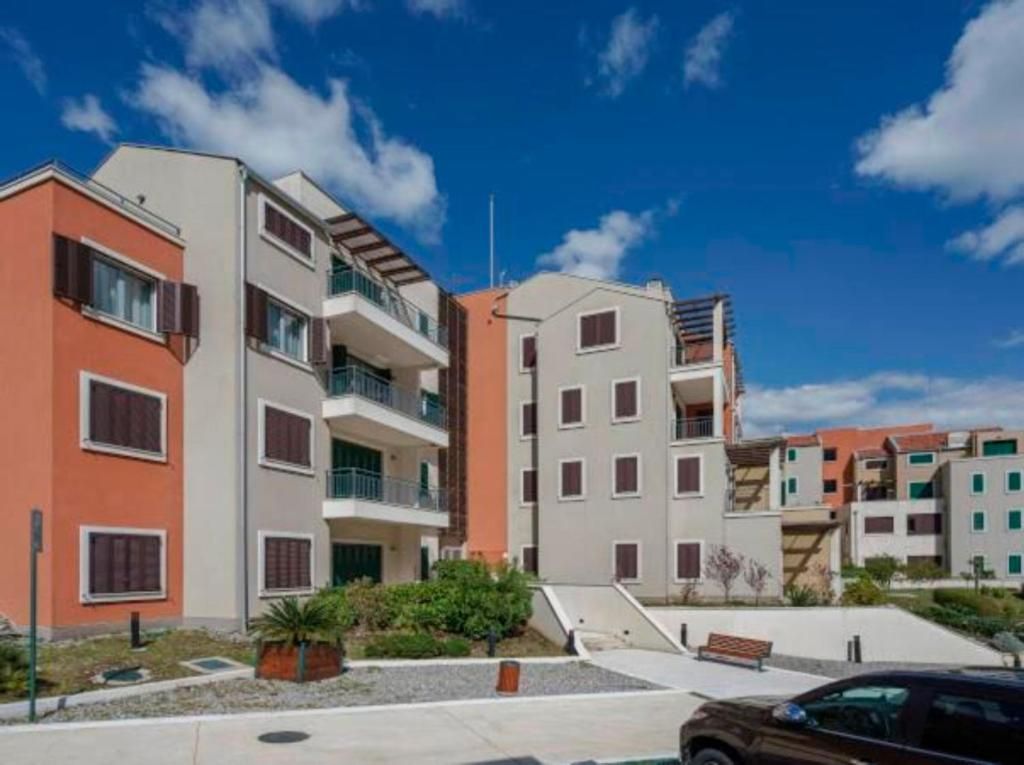 amforaproperty.com/Dvosoban stan  površine 84m2 plus zelena terasa gratis u ekskluzivnom  kompleksu Lavender Bay, Kotor(Morinje)