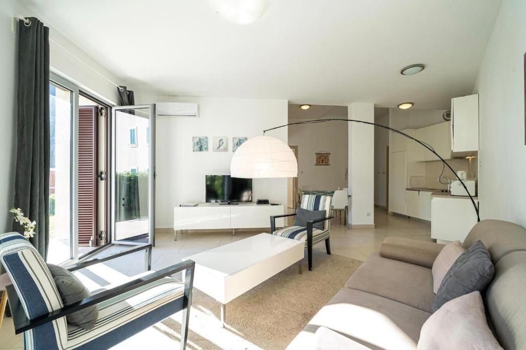 amforaproperty.com/Dvosoban stan  površine 84m2 plus zelena terasa gratis u ekskluzivnom  kompleksu Lavender Bay, Kotor(Morinje)