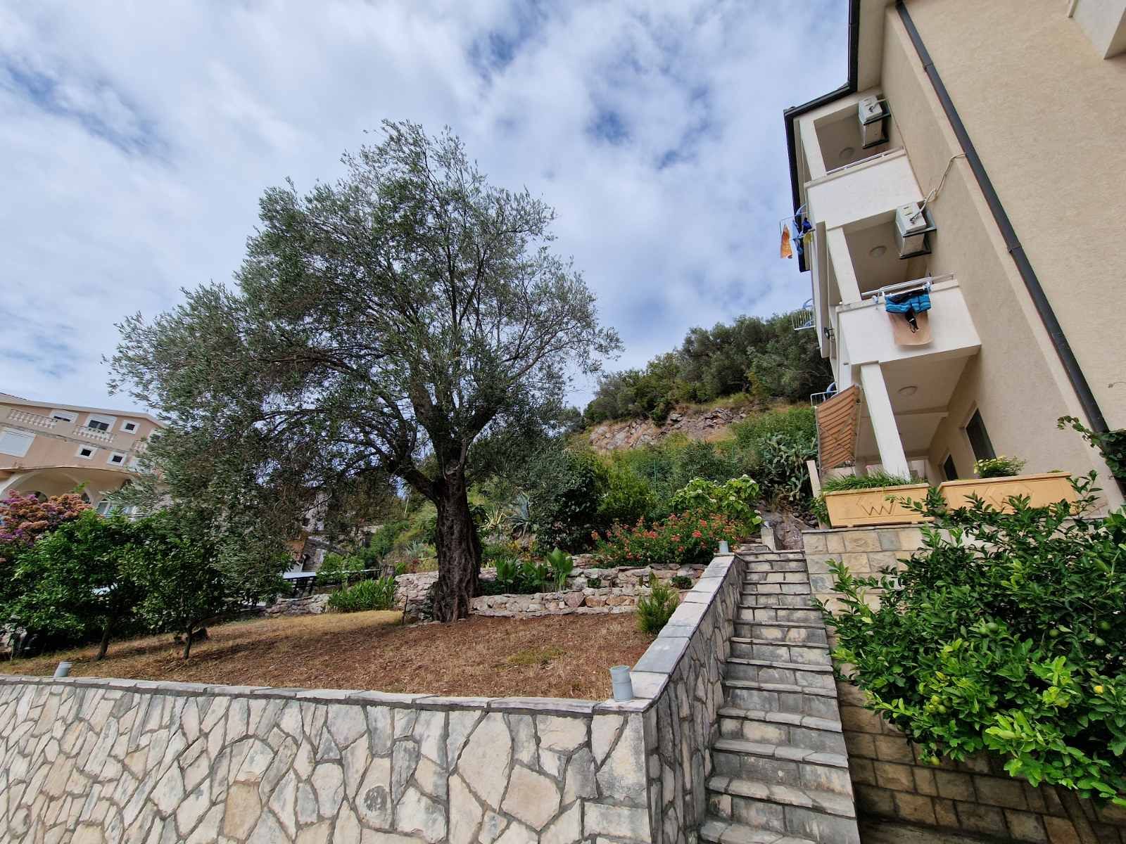 Kuća 500m2 sa pogledom na more,na 200m od mora,Buljarica. - Amfora Real Estate