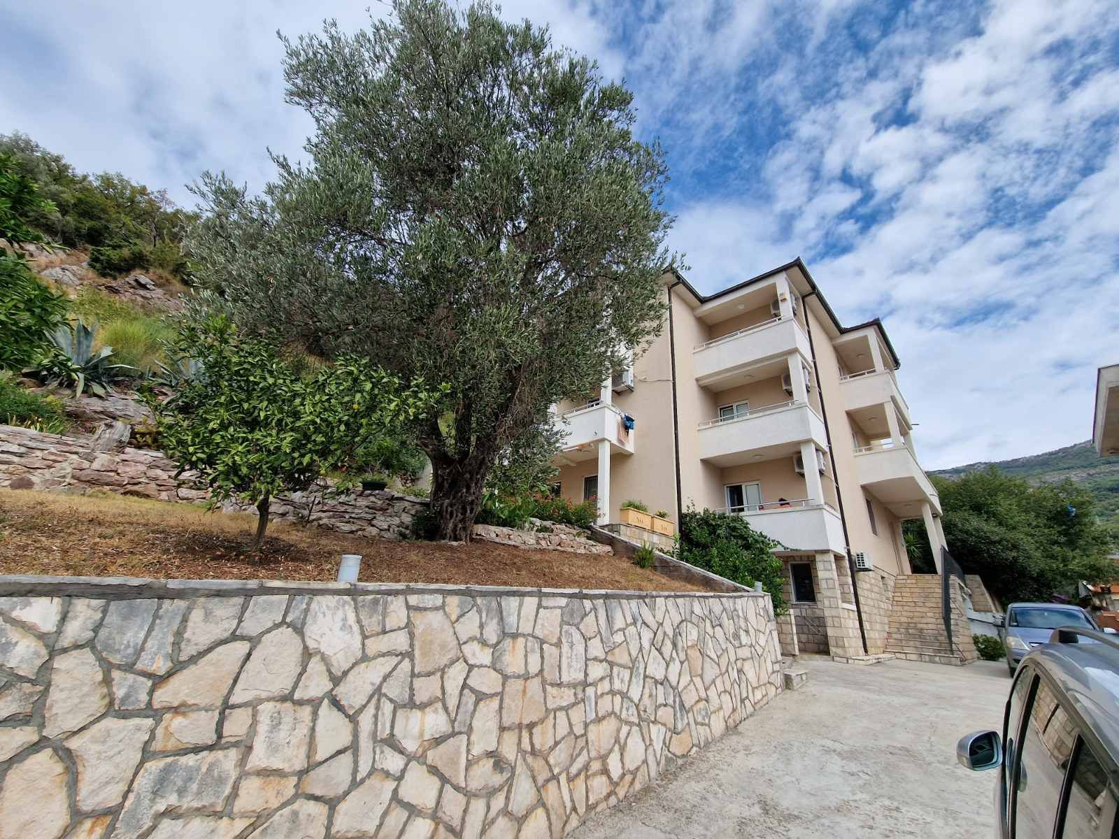 Kuća 500m2 sa pogledom na more,na 200m od mora,Buljarica. - Amfora Real Estate