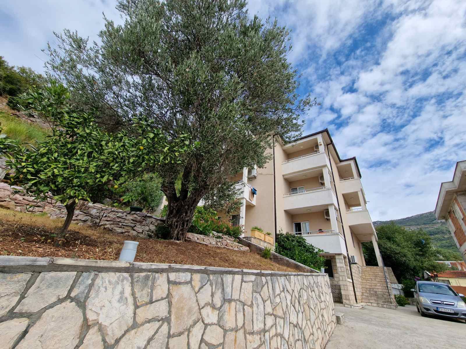 Kuća 500m2 sa pogledom na more,na 200m od mora,Buljarica. - Amfora Real Estate