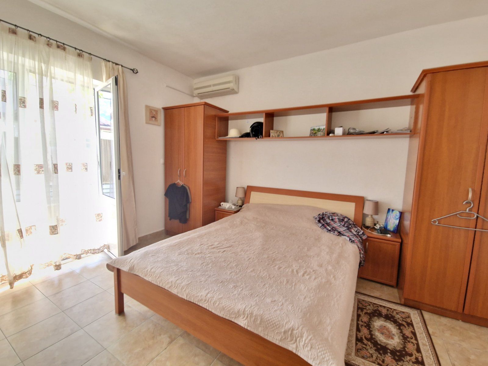 PRODAJE SE TROSPRATNA KUCA 250M2 NA FENOMENALNOJ LOKACIJIU U BUDVI. - Amfora Real Estate