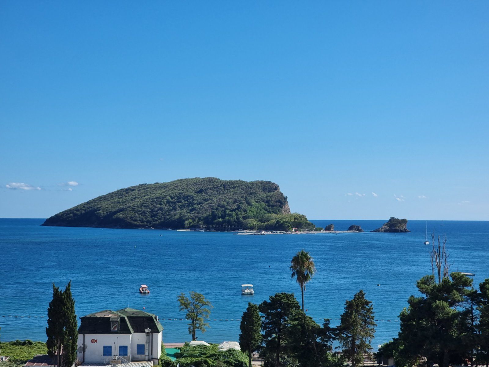 Jednosoban stan 67m2 sa pogledom na more,u kompleksu Tre Canne,Budva. - Amfora Real Estate