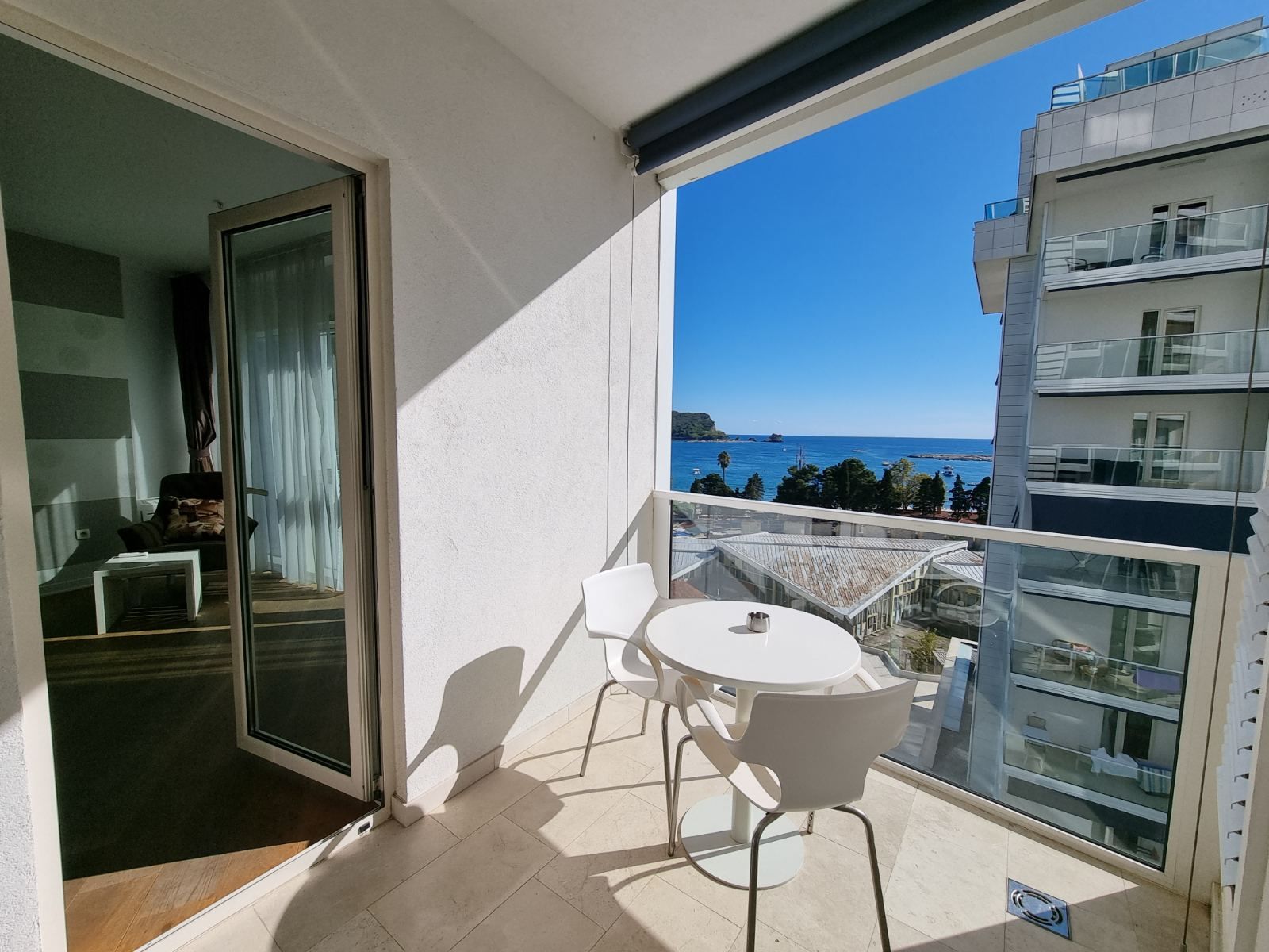 Jednosoban stan 67m2 sa pogledom na more,u kompleksu Tre Canne,Budva. - Amfora Real Estate