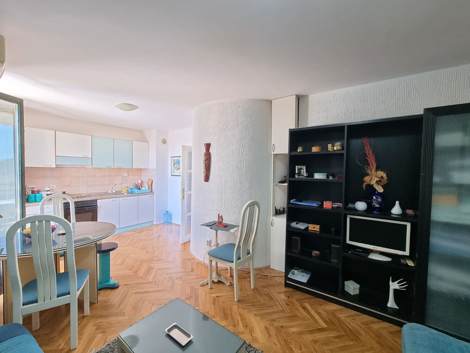 Dvosoban stan 93 m2 sa pogledom na more,na fenomenalnoj lokaciji, Budva. - Amfora Real Estate