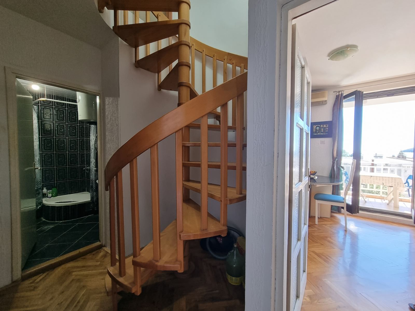 Dvosoban stan 93 m2 sa pogledom na more,na fenomenalnoj lokaciji, Budva. - Amfora Real Estate