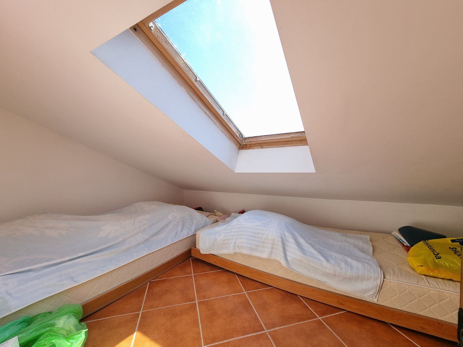 Dvosoban stan 93 m2 sa pogledom na more,na fenomenalnoj lokaciji, Budva. - Amfora Real Estate