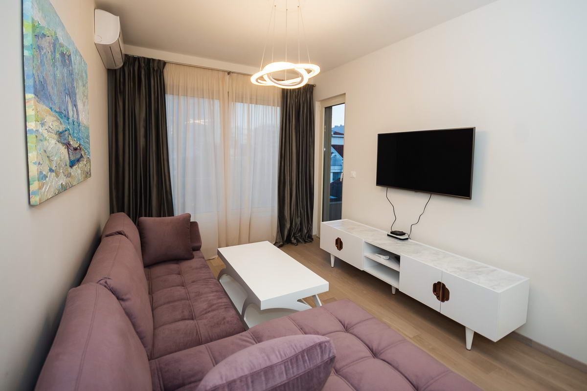 Jednosoban stan 45m2 fantastična lokacija,na samo 150 metara od mora..Budva - Amfora Real Estate