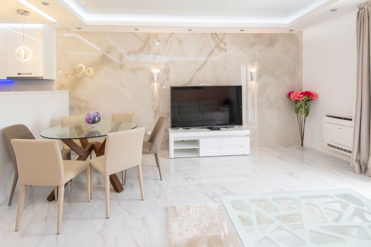 Ekskluzivan dvosoban stan 85m2 sa panoramskim pogledom na more i grad,na prvoj liniji mora,Rafailovici - Amfora Real Estate