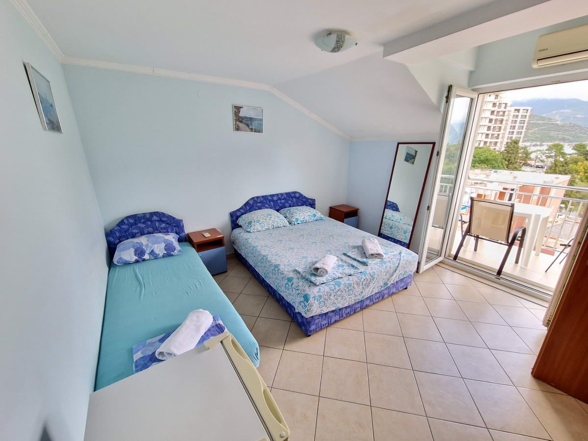 TROSPRATNA KUCA 460M2 SA POGLEDOM NA MORE,NA SAMO 300M OD MORA-BUDVA - Amfora Real Estate