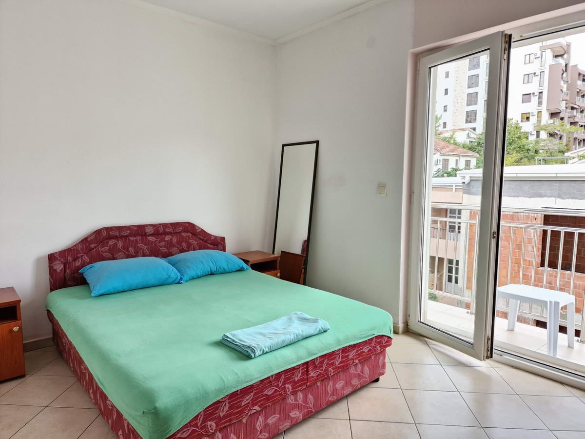 TROSPRATNA KUCA 460M2 SA POGLEDOM NA MORE,NA SAMO 300M OD MORA-BUDVA - Amfora Real Estate