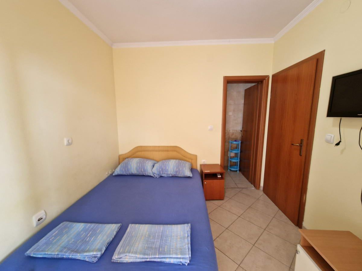 TROSPRATNA KUCA 460M2 SA POGLEDOM NA MORE,NA SAMO 300M OD MORA-BUDVA - Amfora Real Estate