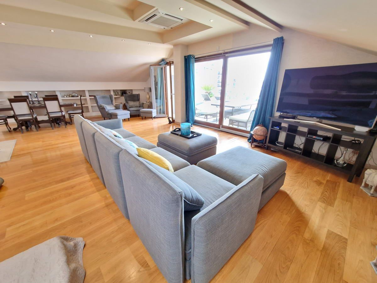 Luksuzan trosoban penthouse površine 230m2 na prvoj liniji mora,Rafailovici(Budva) - Amfora Real Estate