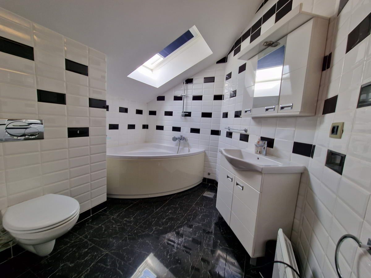 Luksuzan trosoban penthouse površine 230m2 na prvoj liniji mora,Rafailovici(Budva) - Amfora Real Estate