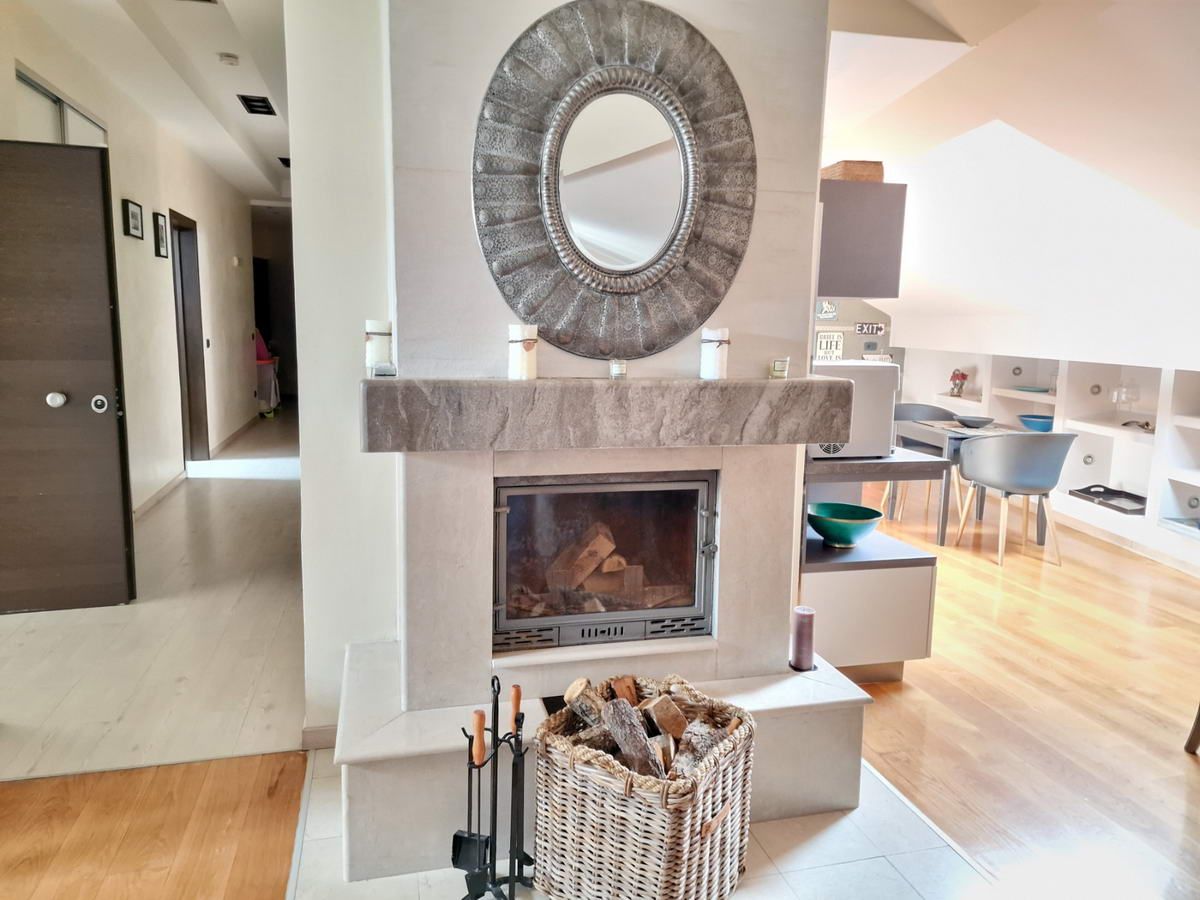 Luksuzan trosoban penthouse površine 230m2 na prvoj liniji mora,Rafailovici(Budva) - Amfora Real Estate