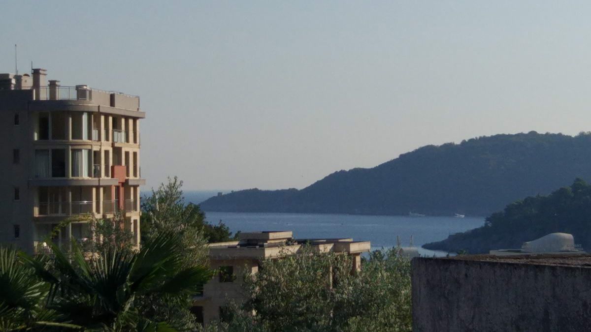 Na prodaju kuca sa dva apartmana 37m2 + 42m2 u Becicima. - Amfora Real Estate