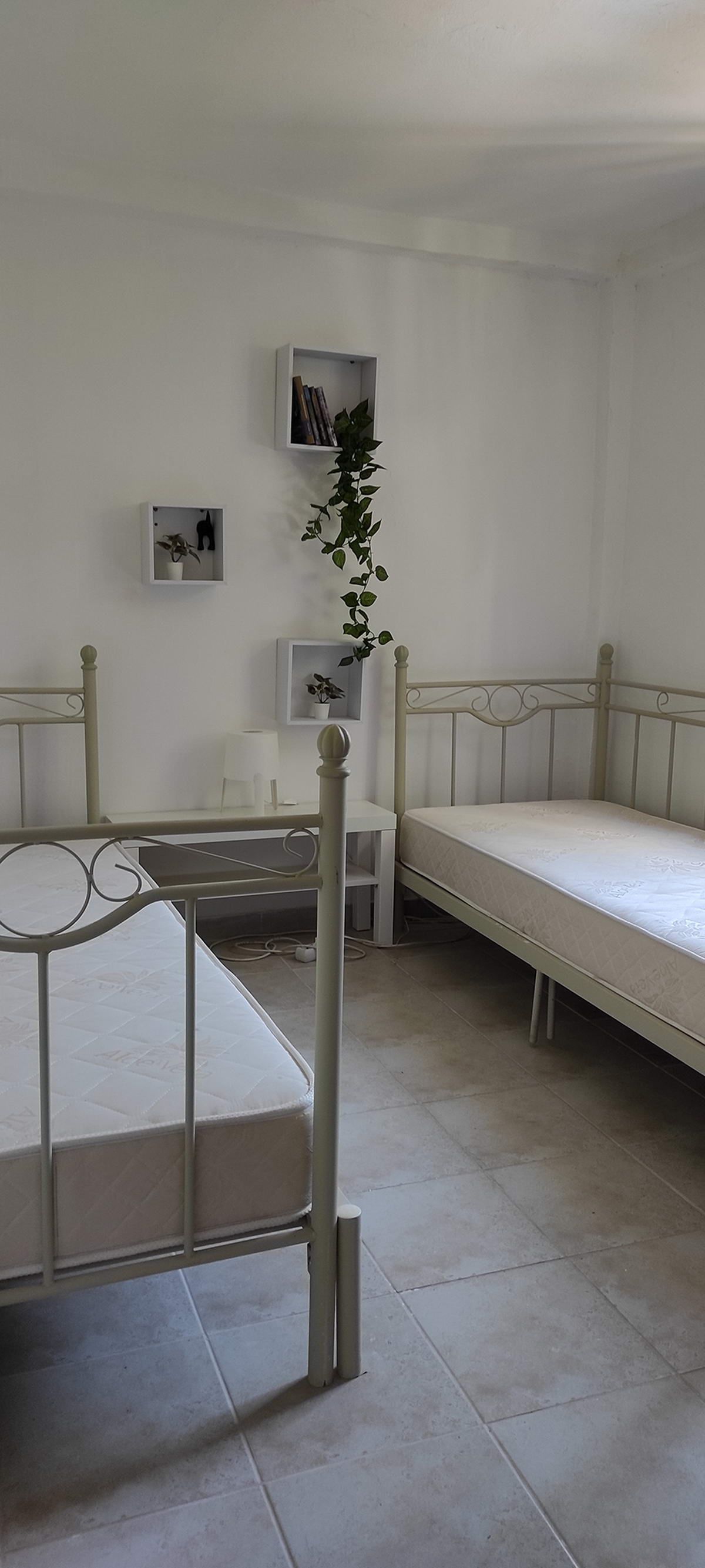 Na prodaju kuca sa dva apartmana 37m2 + 42m2 u Becicima. - Amfora Real Estate