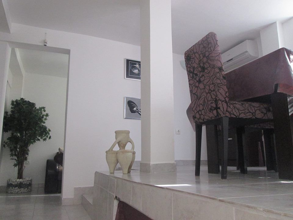 Na prodaju kuca sa dva apartmana 37m2 + 42m2 u Becicima. - Amfora Real Estate