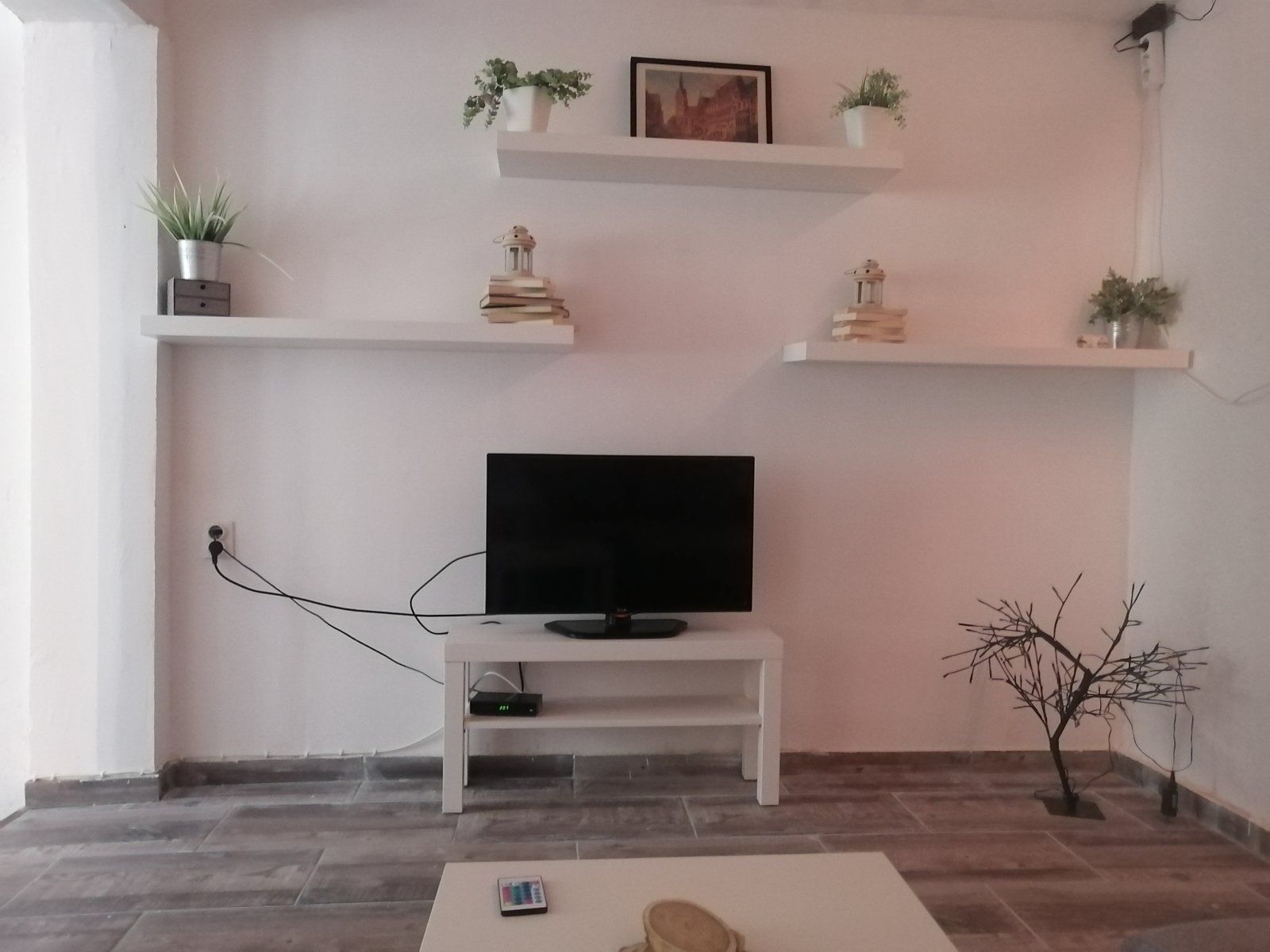 Na prodaju kuca sa dva apartmana 37m2 + 42m2 u Becicima. - Amfora Real Estate