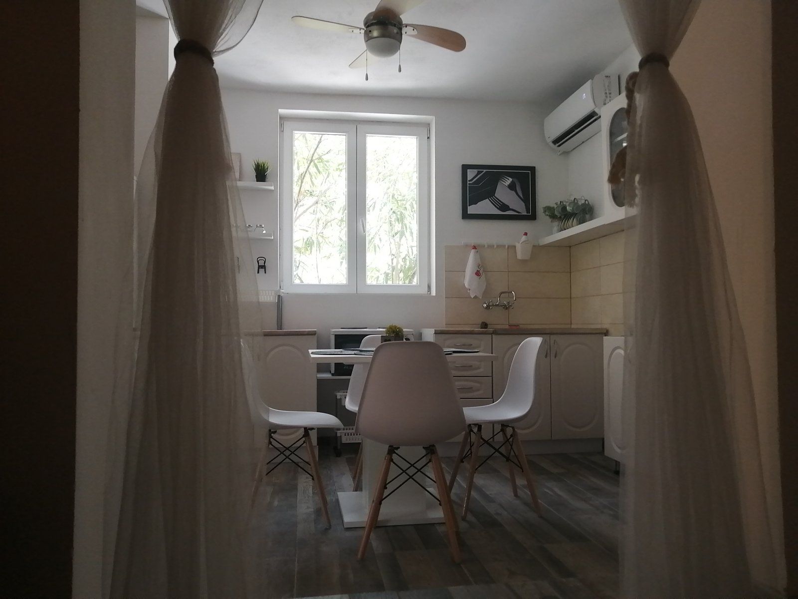 Na prodaju kuca sa dva apartmana 37m2 + 42m2 u Becicima. - Amfora Real Estate