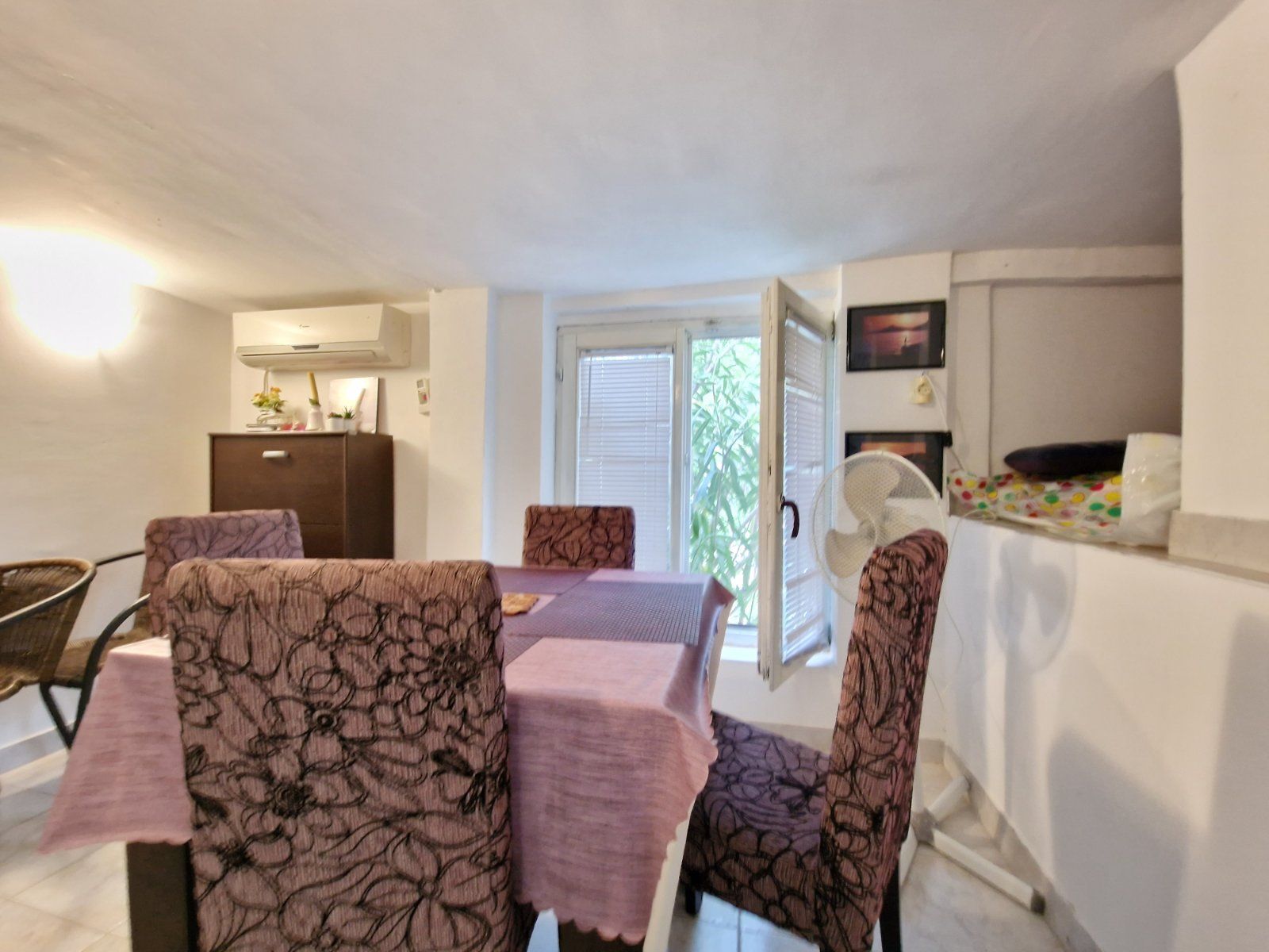 Na prodaju kuca sa dva apartmana 37m2 + 42m2 u Becicima. - Amfora Real Estate